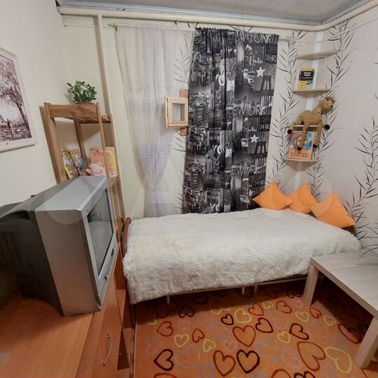 Комната 14 м² в 3-к., 1/2 эт.