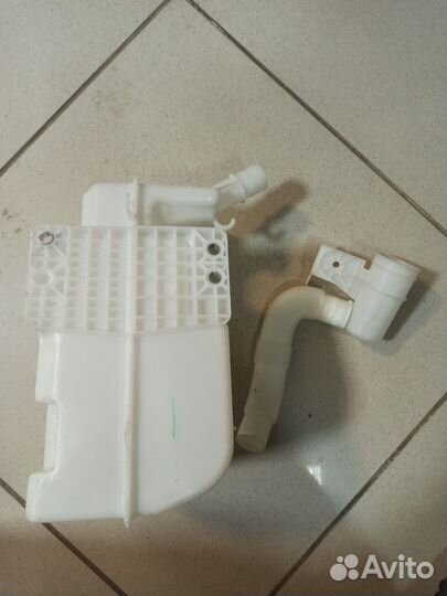 Бачок омывателя vw jetta 6