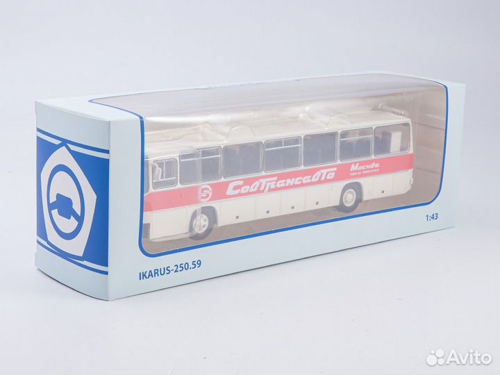 Коллекционная модель автобуса Икарус 250.59