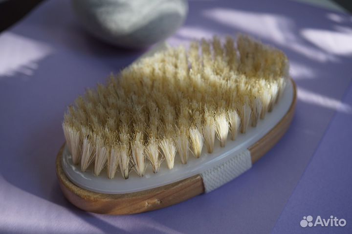 Массажная щетка