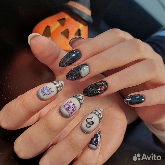 Маникюр, арт-дизайн в ногтевой студии