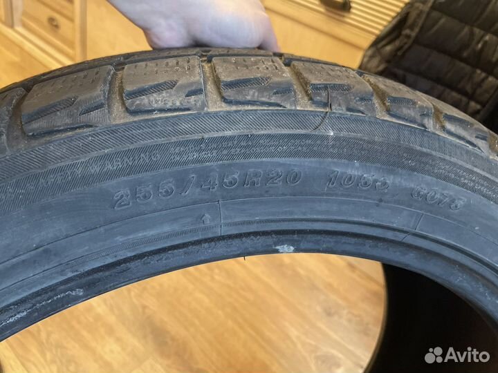 Yokohama Ice Guard G075 255/45 R20