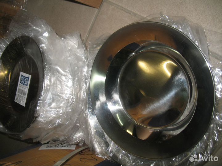 Тарелка из нержавеющей стали 22 см