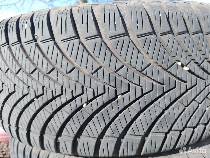 Kumho Solus 4S HA32 225/45 R17 94W