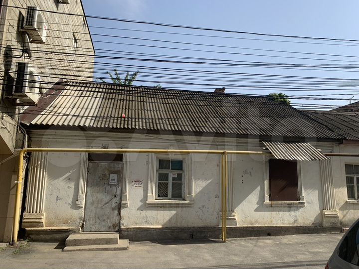 Дом 1750 м² на участке 2 сот.