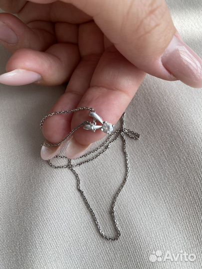 Серебряная цепочка с кулоном