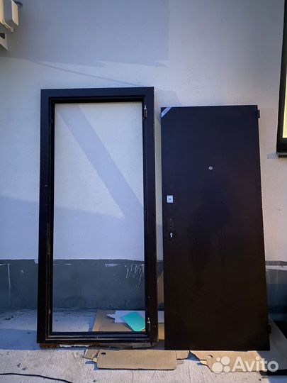 Железная дверь