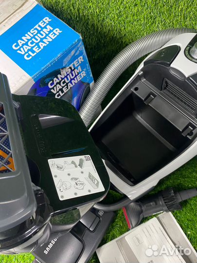 Пылесос с контейнером для пыли Samsung SC8837