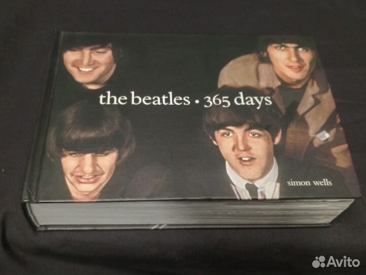 Книга-альбом The Beatles 365 days
