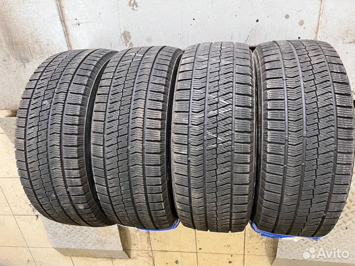 Bridgestone Blizzak VRX2 215/55 R17 94Q