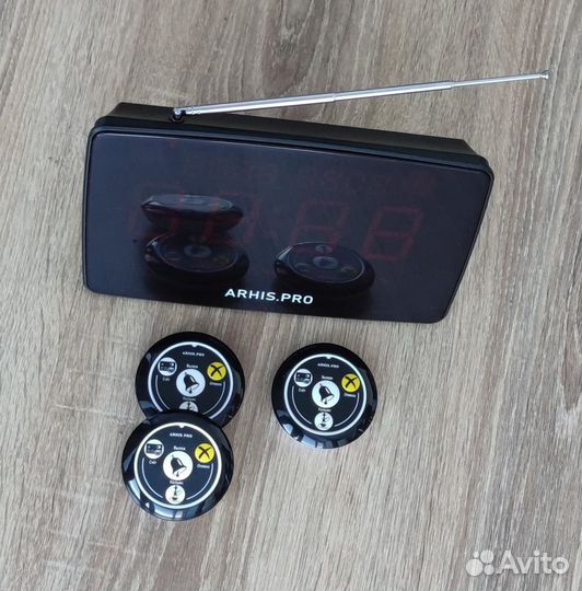 Табло вызова официанта-калянщика и кнопка вызова