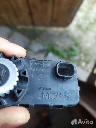 Запчасти от фары hyundai tucson 92101D7XXX