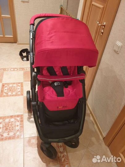 Прогулочная коляска. Новая