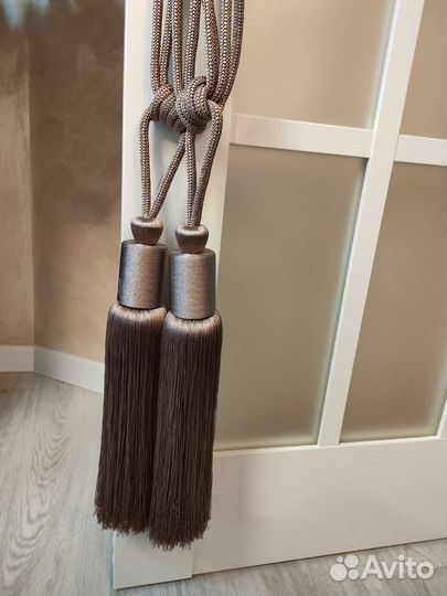 Подхваты для штор кисть