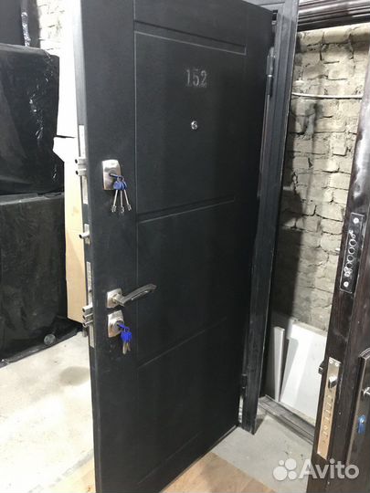 Металлическая дверь бу