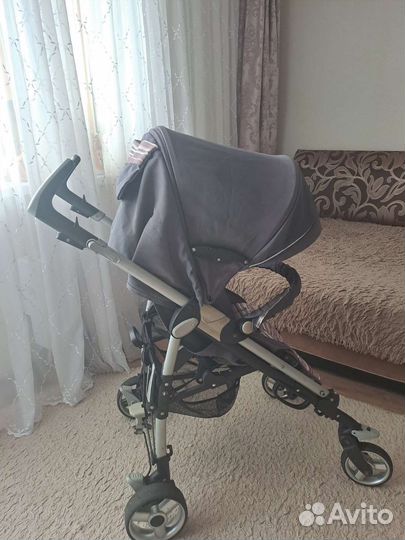 Прогулочная коляска трость