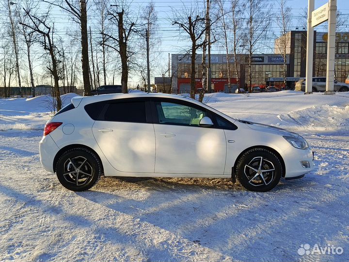 Opel Astra 1.6 МТ, 2011, 124 698 км