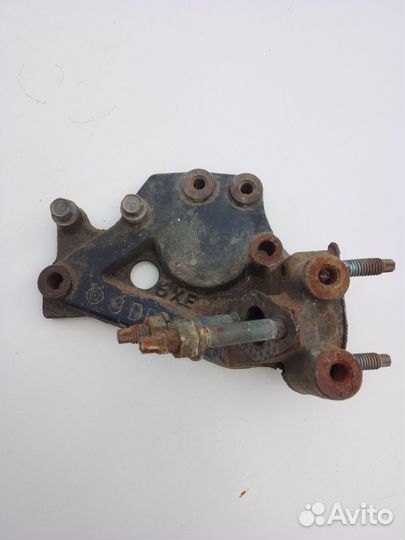 Кронштейн EGR клапана Nissan SR18DE