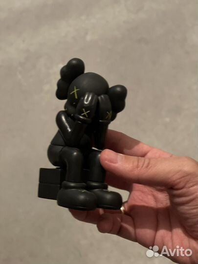 Фигурка Kaws