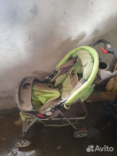 Прогулочная коляска