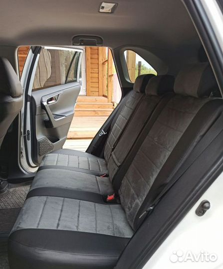 Автомобильные чехлы на Toyota Rav-4 (2019+)