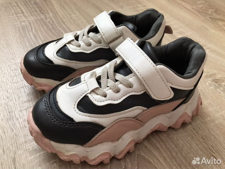 Кроссовки для девочки