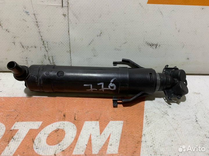 Форсунка омывателя фары левой Volkswagen Passat B7