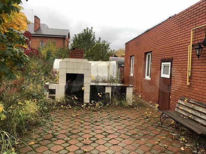 Коттедж 674,3 м² на участке 13 сот.