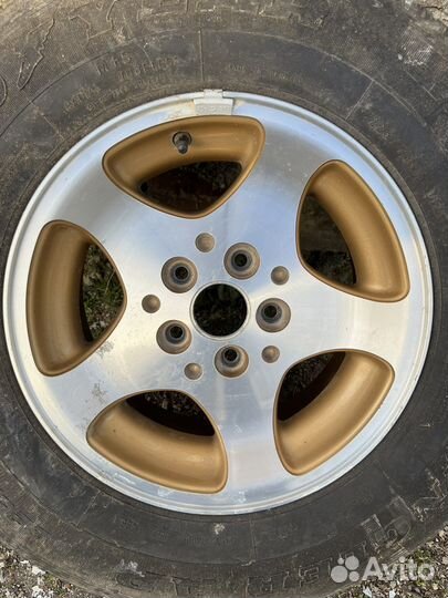 Оригинальный диск с резиной Jeep Grand Cherokee zj