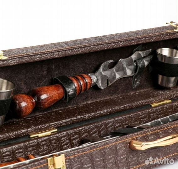 Набор шампуров в коробке из эко-кожи