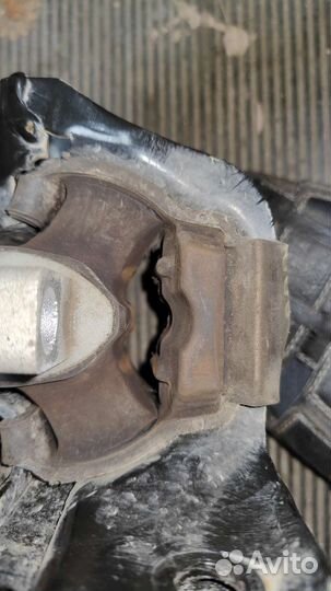 Подушка двигателя volkswagen polo