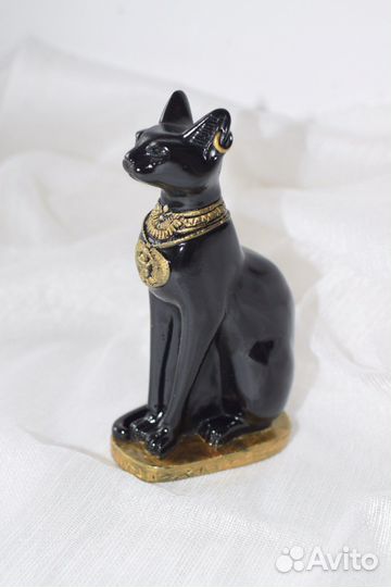 Статуэтка кошка