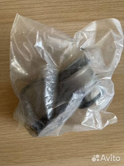 Сайлентблок верхнего рычага Tahoe