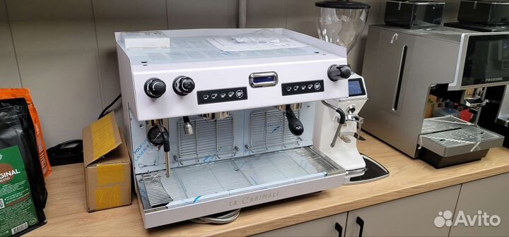 Кофемашина для кофейни бара Carimali Nimble E2