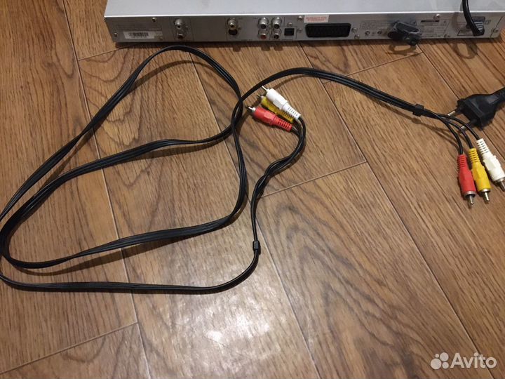 BBK DVD-плеер dv326si с коллекцией дисков