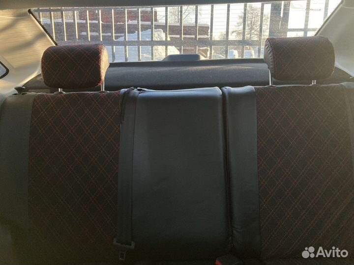 Автомобильные чехлы на Лада Веста