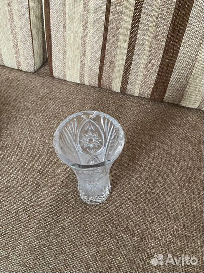 Хрустальная ваза под цветы