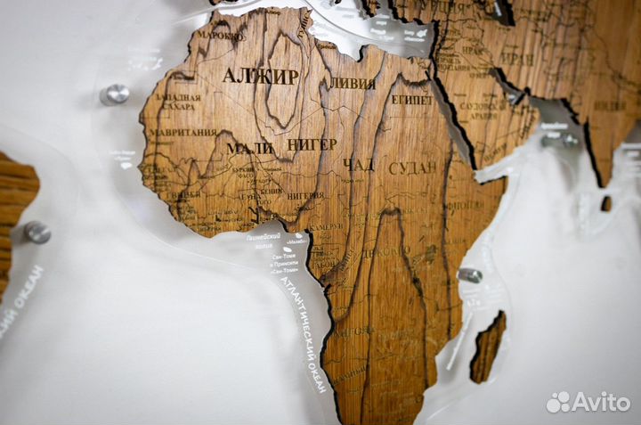 Деревянные карты мира