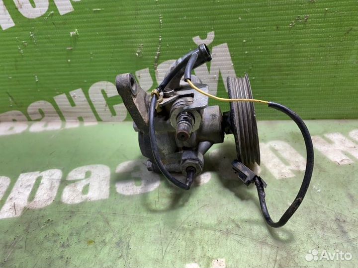 Насос гидроусилителя руля Mitsubishi Diamante F31A