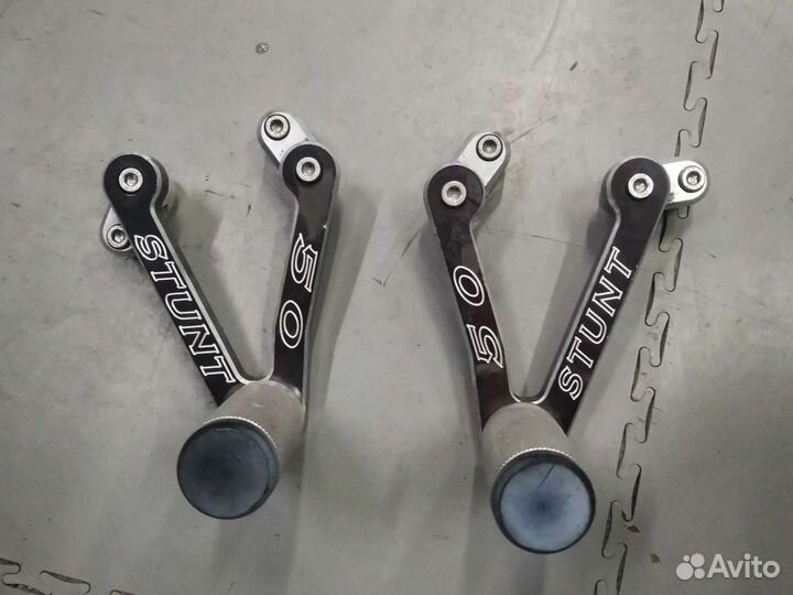 Задние пеги для мотоцикла с креплениями