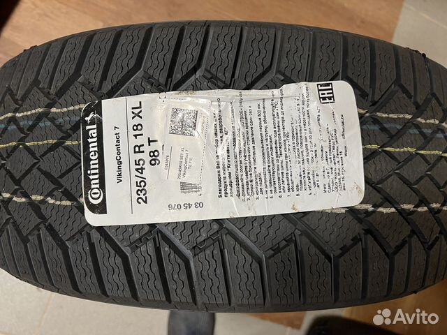 Continental ContiVikingContact 7 235/45 R18 98T