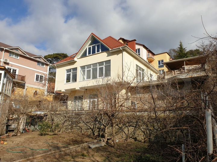 Дом 324 м² на участке 5 сот.