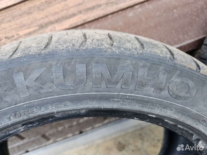 Kumho Ecsta HS51 215/50 R17
