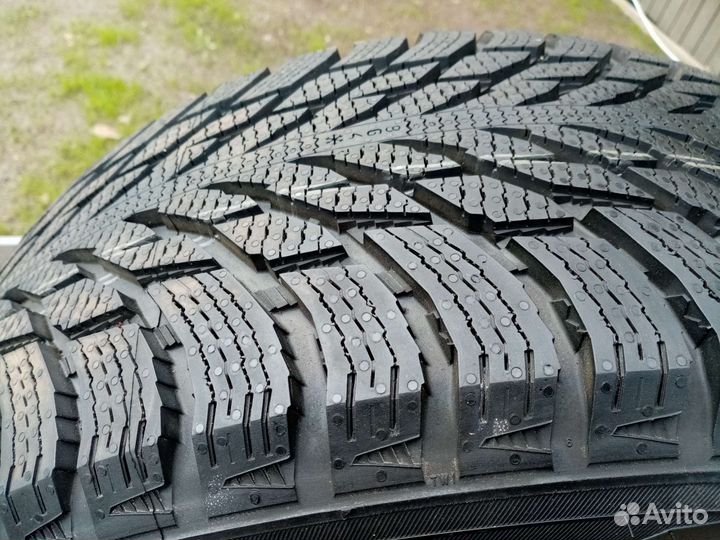 Nokian Tyres Hakkapeliitta C3 245/50 R18 104V