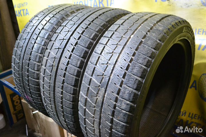 Bridgestone Blizzak Revo GZ 215/50 R17