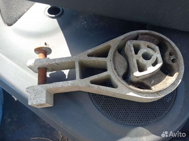 Opel corsa d 1.4 задняя подушка двигателя