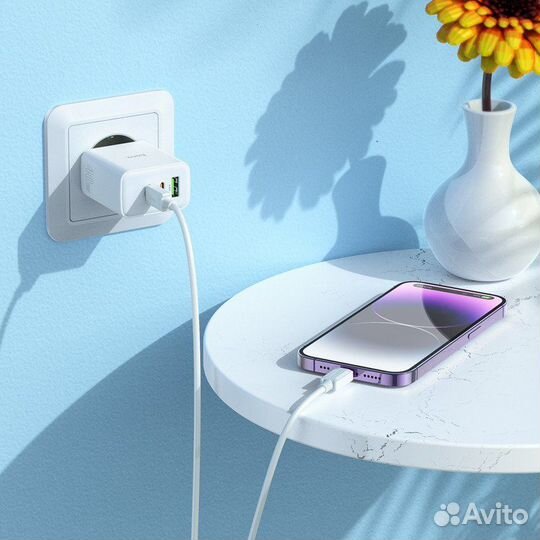 Сетевое зарядное устройство Hoco C126A PD40W белый