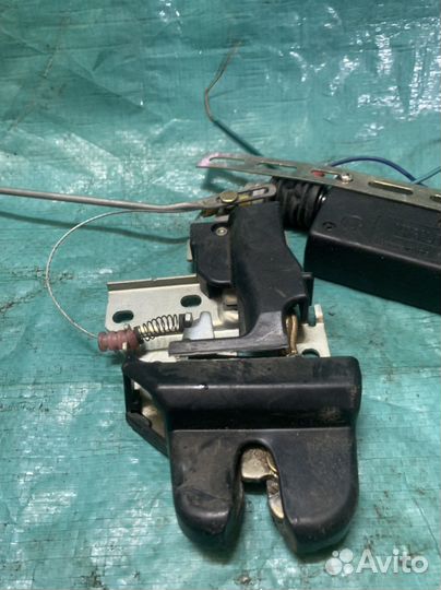 Замок багажника mitsubishi lancer 9