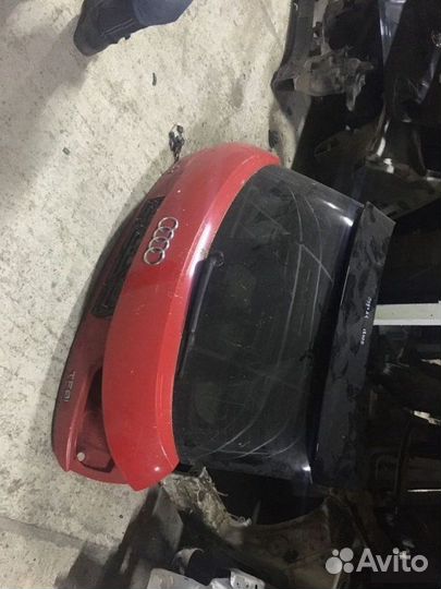 Крышка багажника Audi A1 caxa