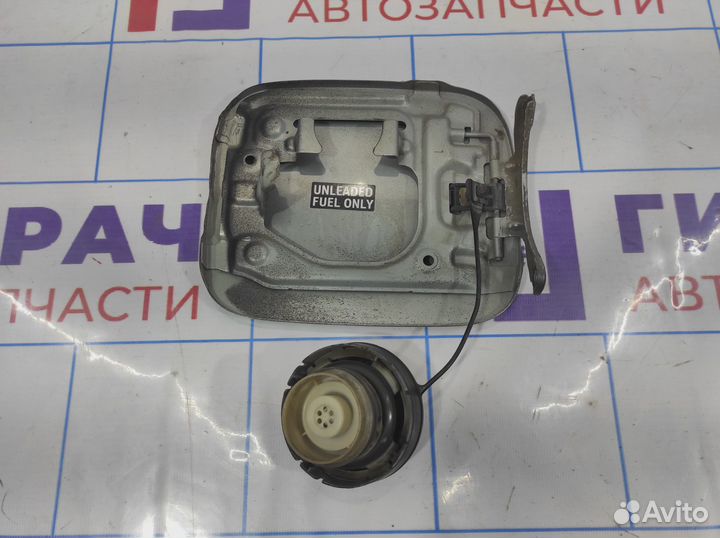Лючок бензобака Toyota Avensis (T250) 7735005010